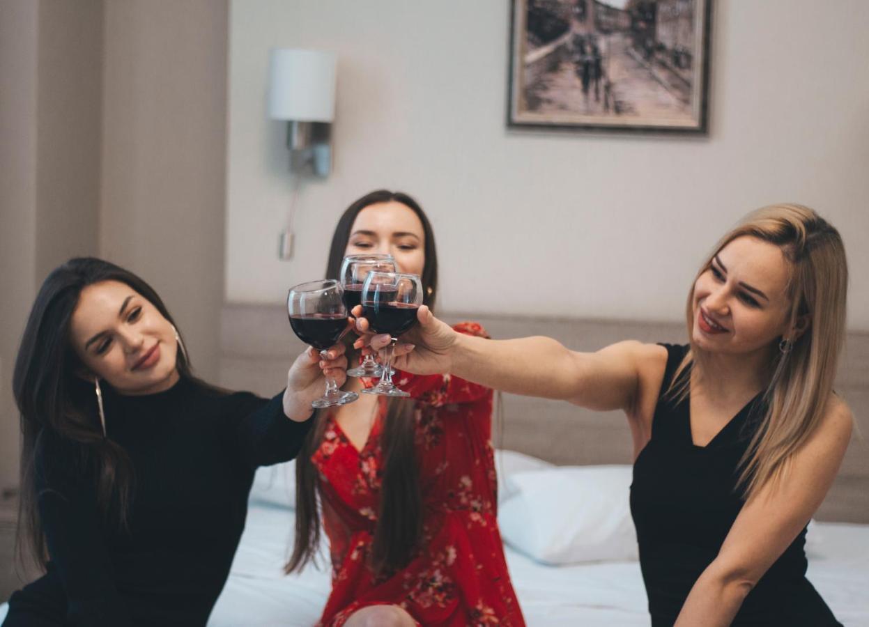 Arena Summit Apart Hotel Kiev Bagian luar foto
