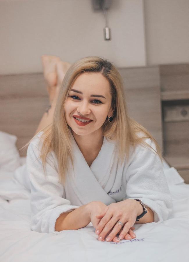 Arena Summit Apart Hotel Kiev Bagian luar foto